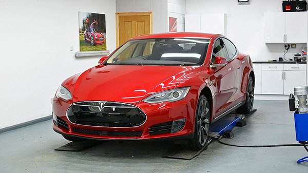 Tesla Model S 85D