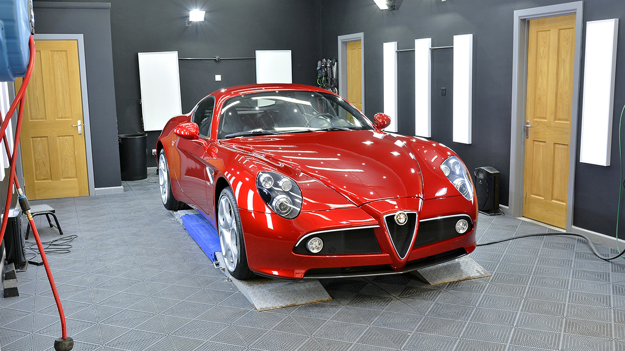 Alfa Romeo 8C Competizione - Car Detailing Bath